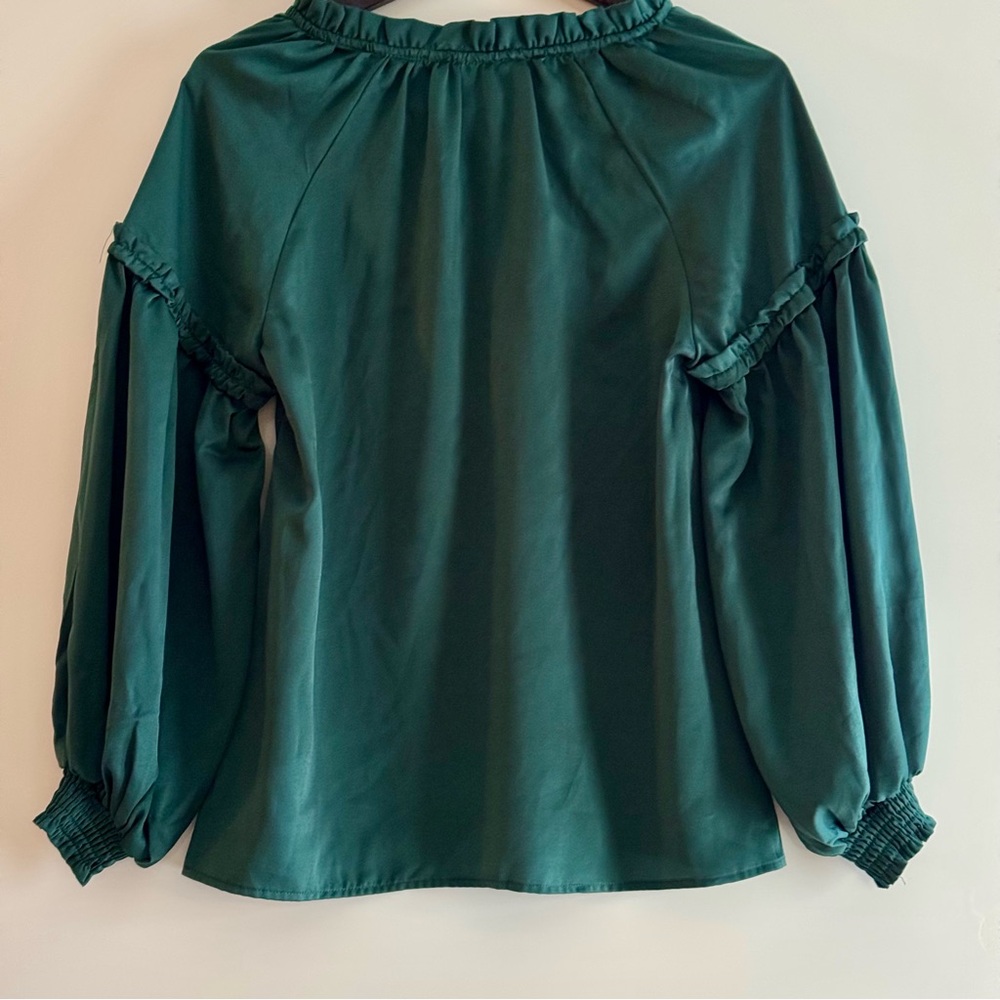 Week& Green Ruffle Sleeve Women's Top - Picture 3 of 11